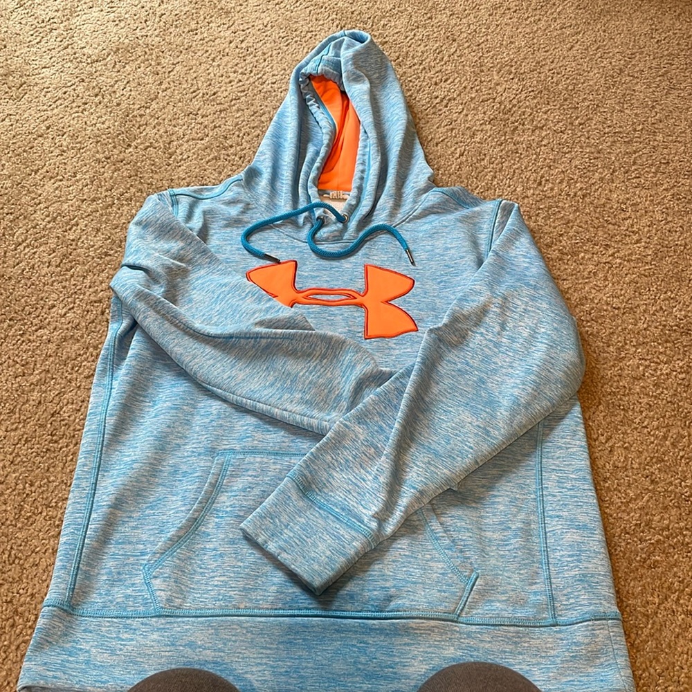 Under Armour Women’s sweatshirt